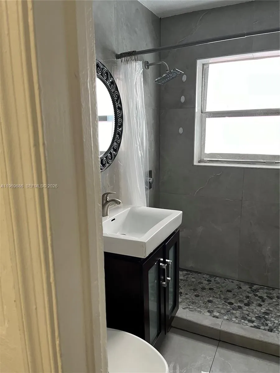 1999 Nw 2nd St 1, Miami, Florida 33125, Miami, Florida 33125, 2 Bedrooms Bedrooms, ,1 BathroomBathrooms,Residential Lease,For Rent,1999 Nw 2nd St 1, Miami, Florida 33125,A11969686