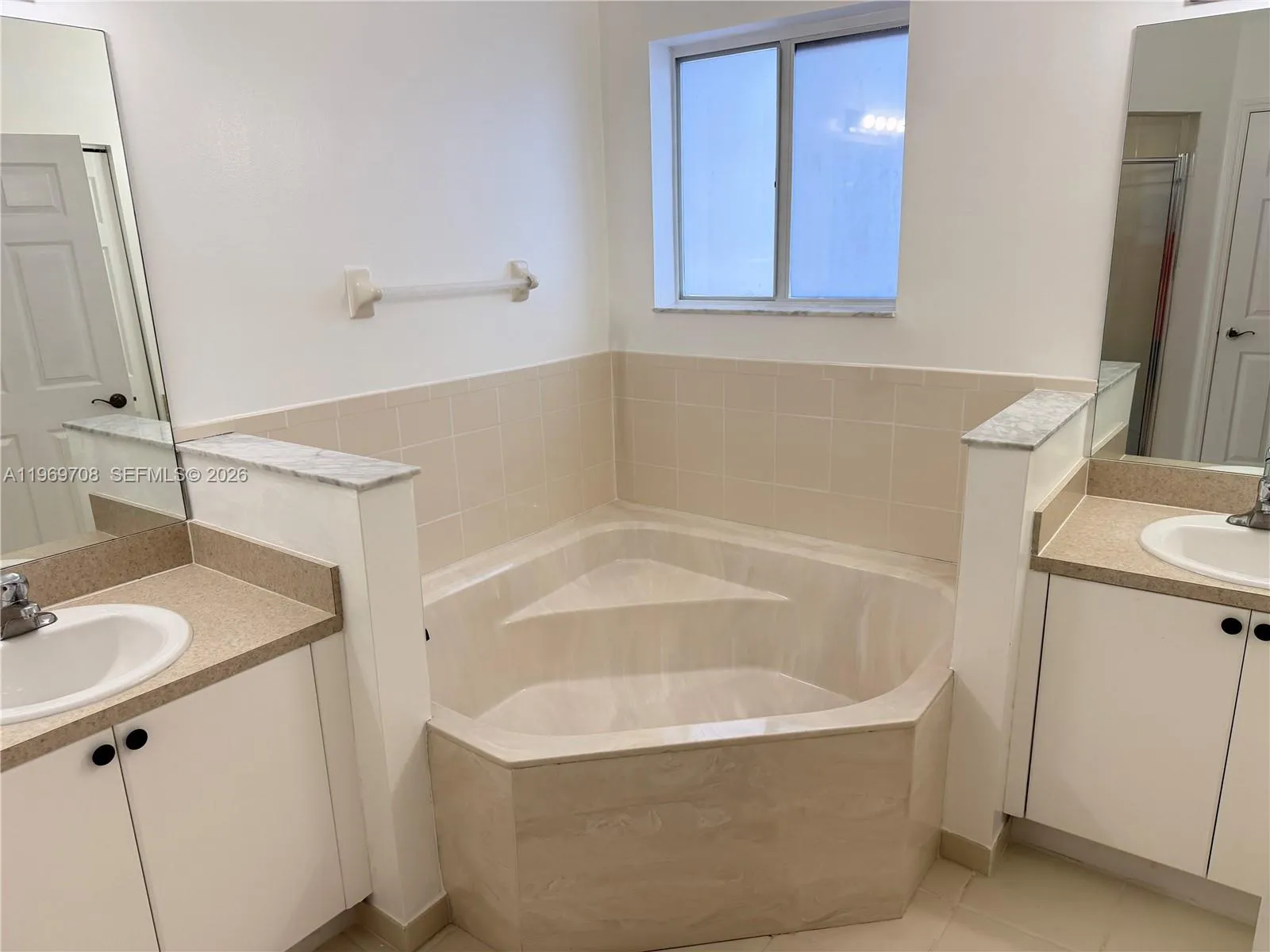 1958 Se 24th Ter, Homestead, Florida 33035, Homestead, Florida 33035, 2 Bedrooms Bedrooms, ,2 BathroomsBathrooms,Residential,For Sale,1958 Se 24th Ter, Homestead, Florida 33035,A11969708