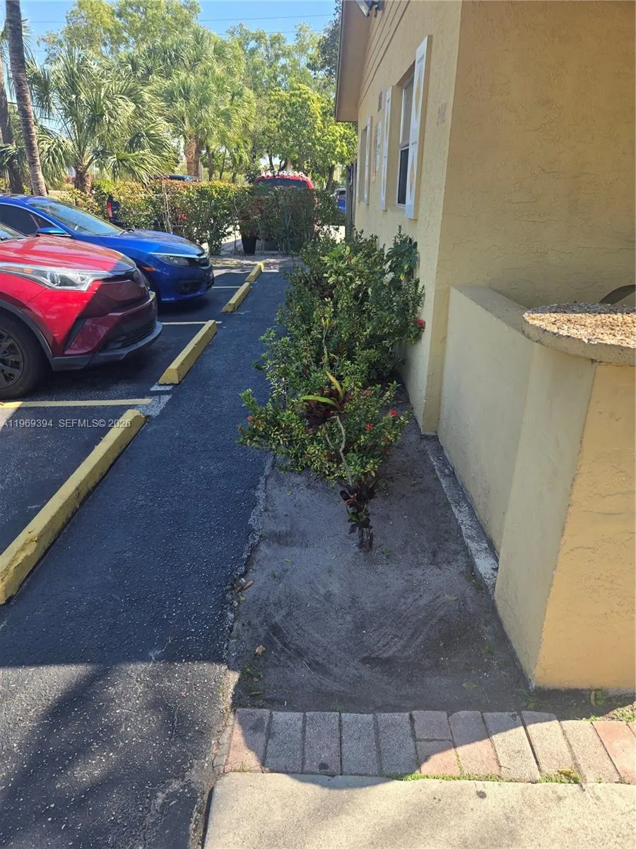 208 Sw 1st Ct, Pompano Beach, Florida 33060, Pompano Beach, Florida 33060, ,Residential Income,For Sale,208 Sw 1st Ct, Pompano Beach, Florida 33060,A11969394