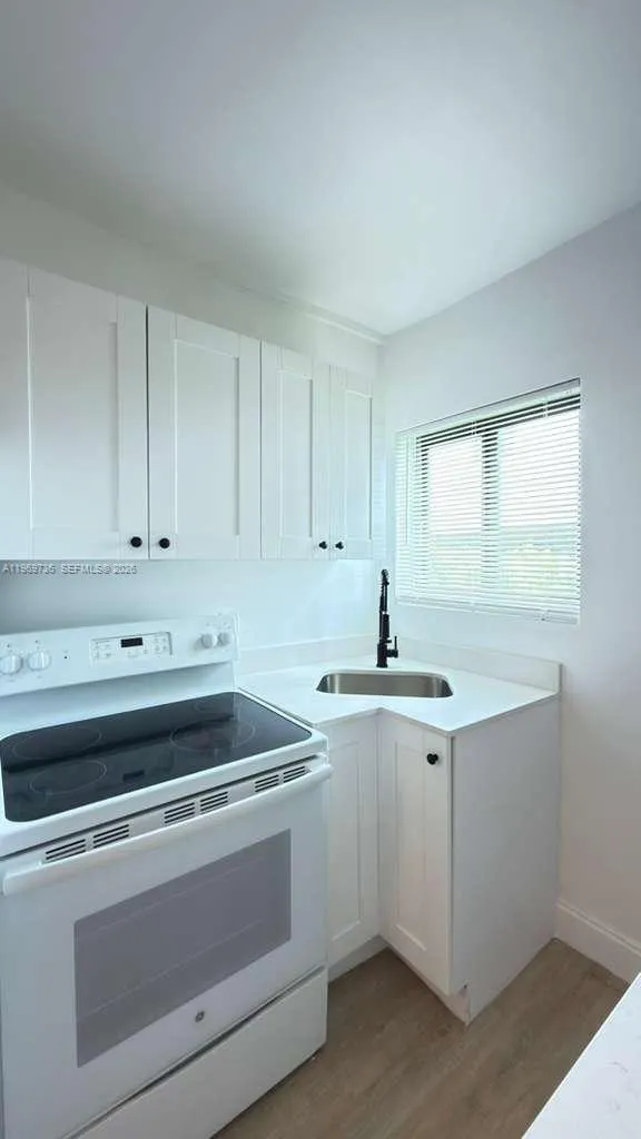 1980 Biarritz Dr C, Miami Beach, Florida 33141, Miami Beach, Florida 33141, 1 Bedroom Bedrooms, ,1 BathroomBathrooms,Residential Lease,For Rent,1980 Biarritz Dr C, Miami Beach, Florida 33141,A11969736