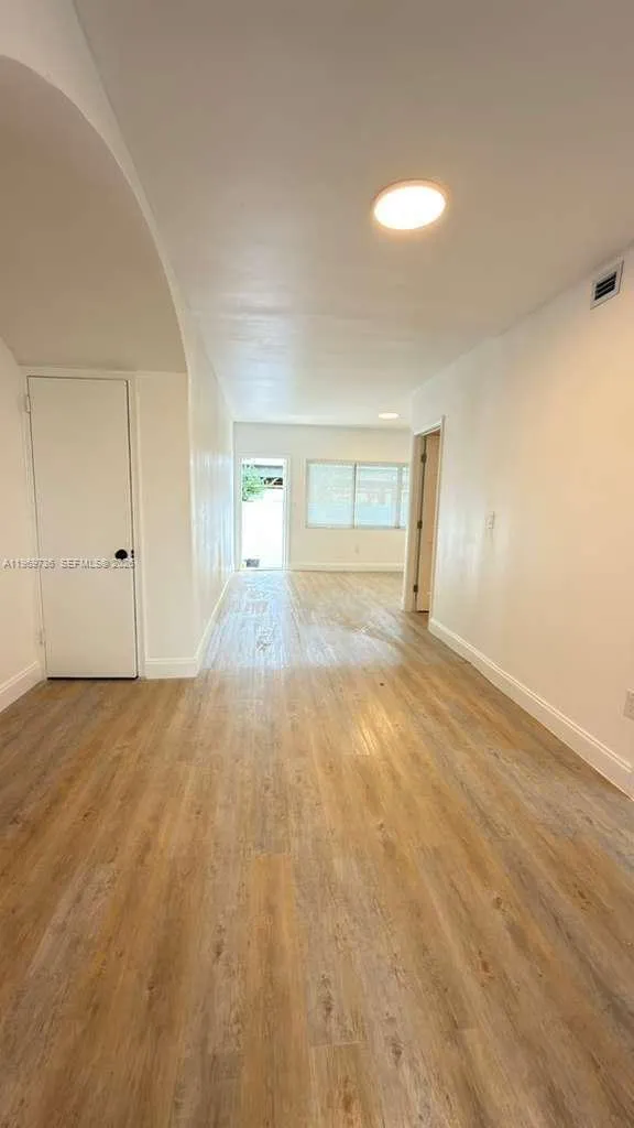 1980 Biarritz Dr C, Miami Beach, Florida 33141, Miami Beach, Florida 33141, 1 Bedroom Bedrooms, ,1 BathroomBathrooms,Residential Lease,For Rent,1980 Biarritz Dr C, Miami Beach, Florida 33141,A11969736