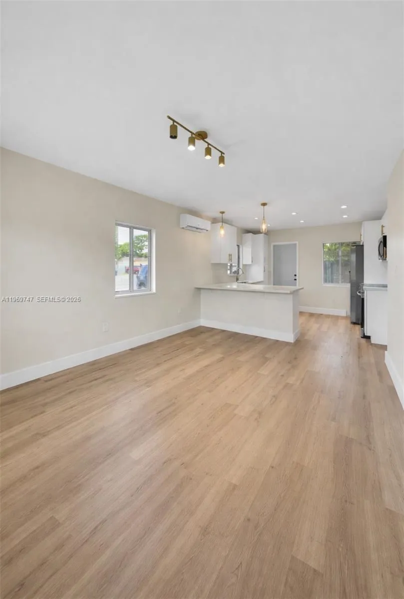 1116 Ne 15th Ave, Fort Lauderdale, Florida 33304, Fort Lauderdale, Florida 33304, ,Residential Income,For Sale,1116 Ne 15th Ave, Fort Lauderdale, Florida 33304,A11969747