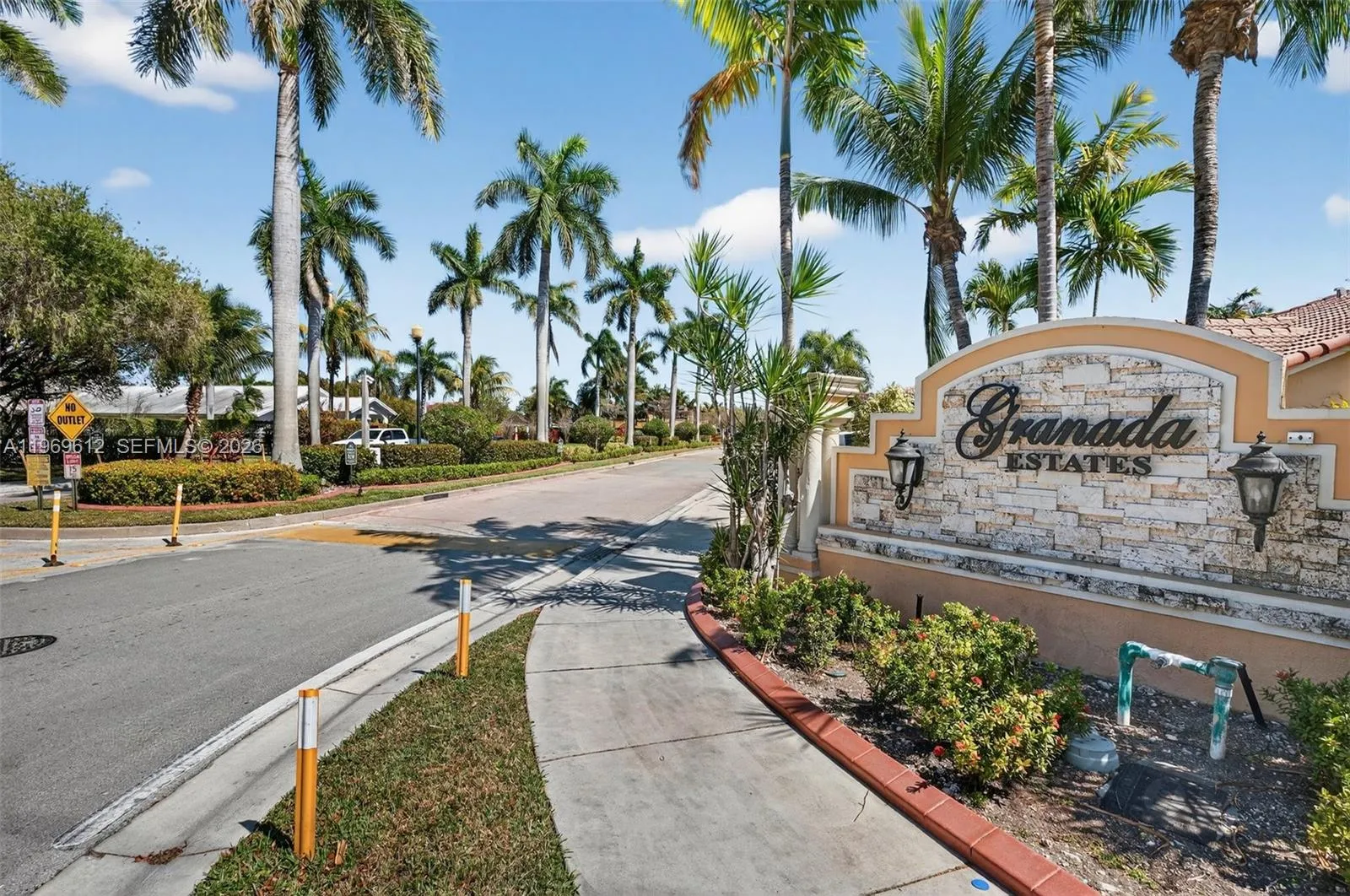 426 Ne 20th Ave, Homestead, Florida 33033, Homestead, Florida 33033, 5 Bedrooms Bedrooms, 1 Room Rooms,3 BathroomsBathrooms,Residential,For Sale,426 Ne 20th Ave, Homestead, Florida 33033,A11969612