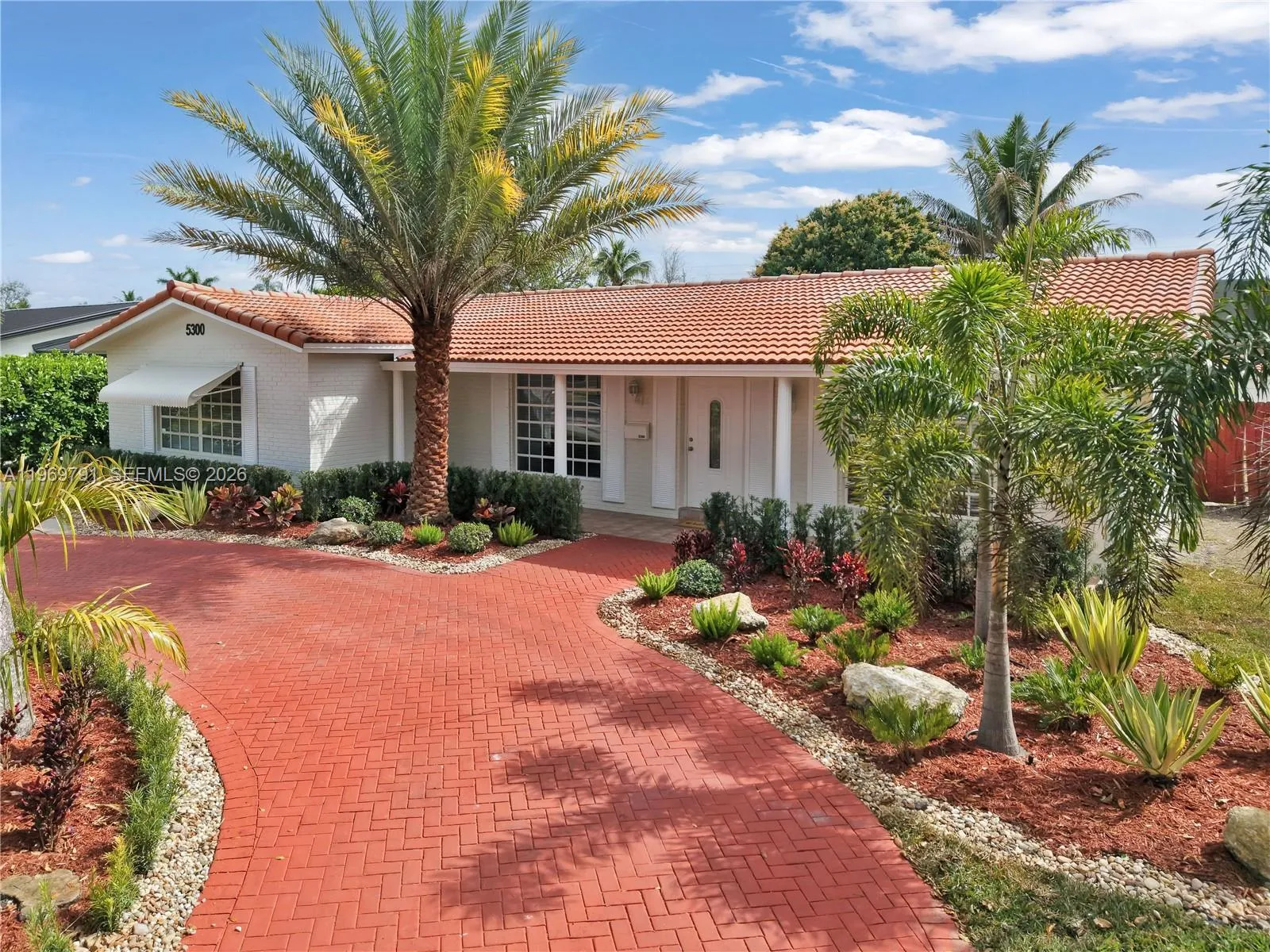 5300 Grant St, Hollywood, Florida 33021, Hollywood, Florida 33021, 6 Bedrooms Bedrooms, ,3 BathroomsBathrooms,Residential,For Sale,5300 Grant St, Hollywood, Florida 33021,A11969791