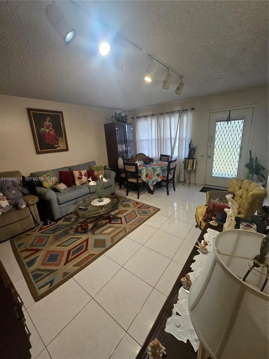 13500 Sw 1st St 202u, Pembroke Pines, Florida 3302, Pembroke Pines, Florida 33027, 2 Bedrooms Bedrooms, ,1 BathroomBathrooms,Residential Lease,For Rent,13500 Sw 1st St 202u, Pembroke Pines, Florida 3302,A11969814