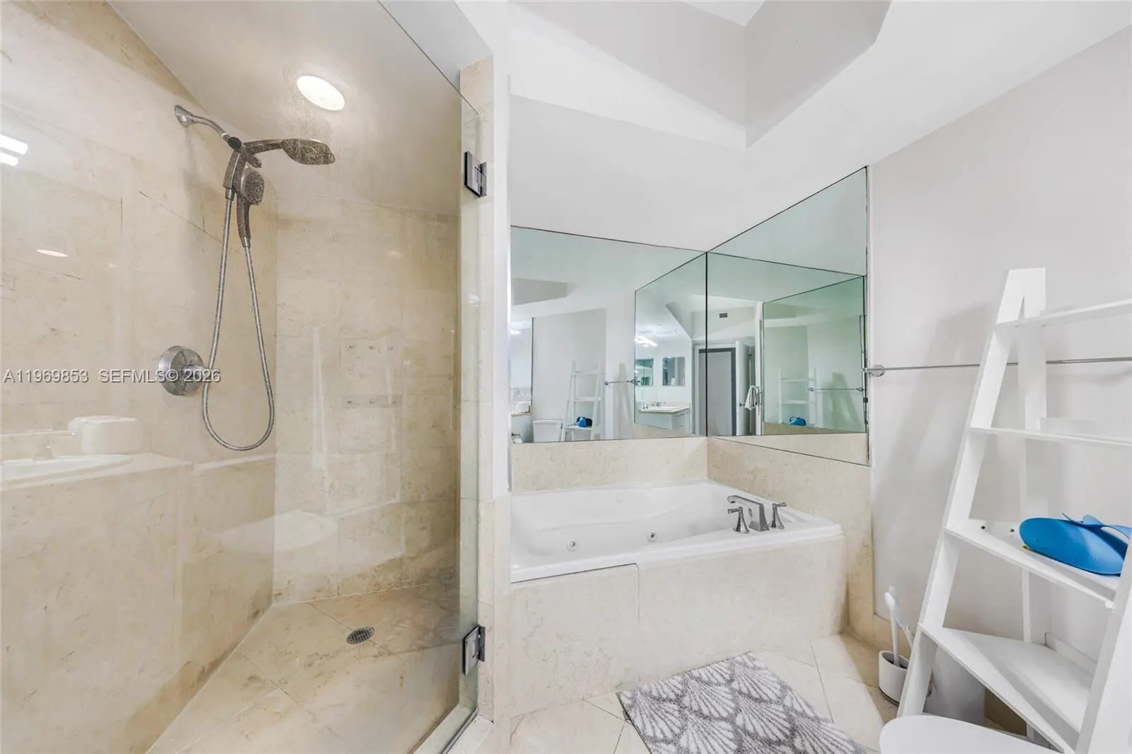 20000 E Country Club Dr 311, Aventura, Florida 331, Aventura, Florida 33180, 3 Bedrooms Bedrooms, ,3 BathroomsBathrooms,Residential,For Sale,20000 E Country Club Dr 311, Aventura, Florida 331,A11969853