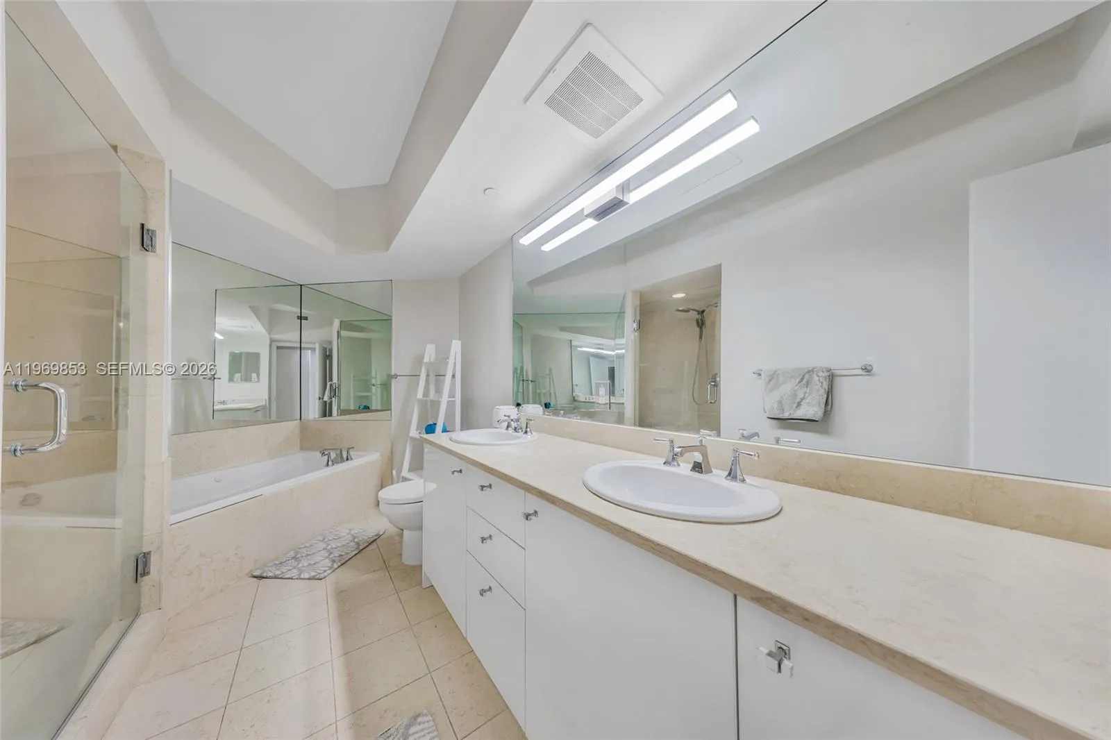 20000 E Country Club Dr 311, Aventura, Florida 331, Aventura, Florida 33180, 3 Bedrooms Bedrooms, ,3 BathroomsBathrooms,Residential,For Sale,20000 E Country Club Dr 311, Aventura, Florida 331,A11969853