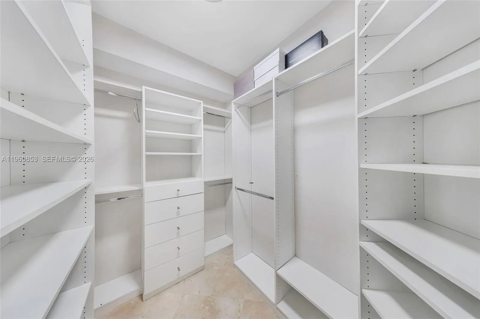 20000 E Country Club Dr 311, Aventura, Florida 331, Aventura, Florida 33180, 3 Bedrooms Bedrooms, ,3 BathroomsBathrooms,Residential,For Sale,20000 E Country Club Dr 311, Aventura, Florida 331,A11969853