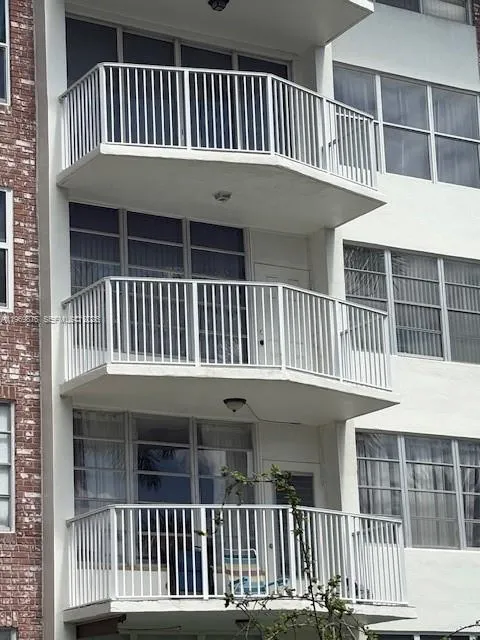 3181 S Ocean Dr 304, Hallandale Beach, Florida 330, Hallandale Beach, Florida 33009, 1 Bedroom Bedrooms, ,1 BathroomBathrooms,Residential,For Sale,3181 S Ocean Dr 304, Hallandale Beach, Florida 330,A11969876