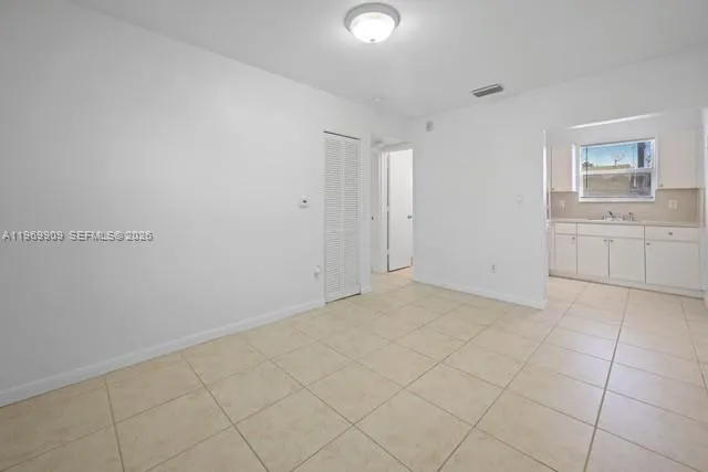 575 Ne 82nd St 14, Miami, Florida 33138, Miami, Florida 33138, 1 Bedroom Bedrooms, ,1 BathroomBathrooms,Residential Lease,For Rent,575 Ne 82nd St 14, Miami, Florida 33138,A11969909