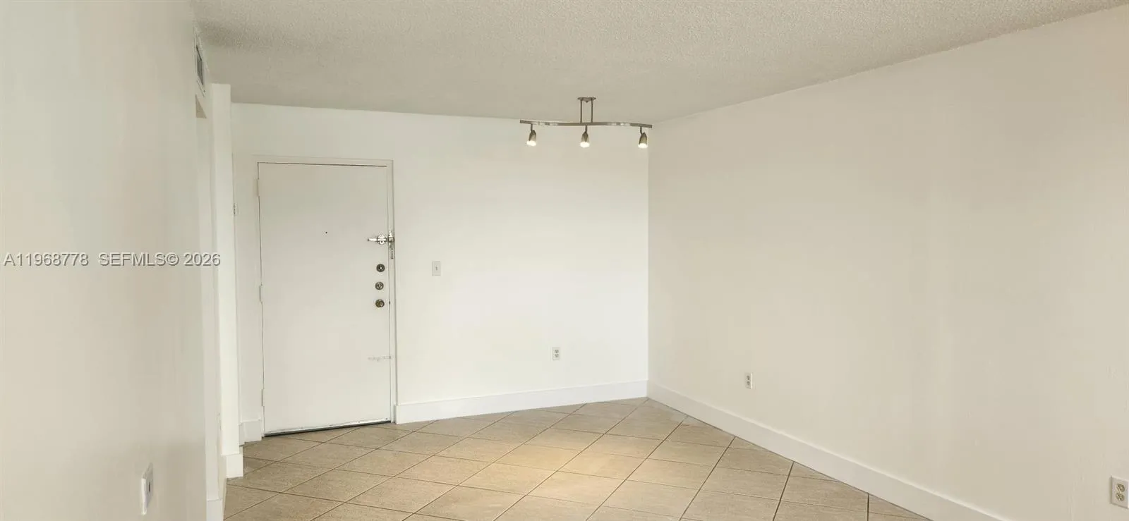 9440 W Flagler St 104, Miami, Florida 33174, Miami, Florida 33174, 1 Bedroom Bedrooms, ,1 BathroomBathrooms,Residential Lease,For Rent,9440 W Flagler St 104, Miami, Florida 33174,A11968778
