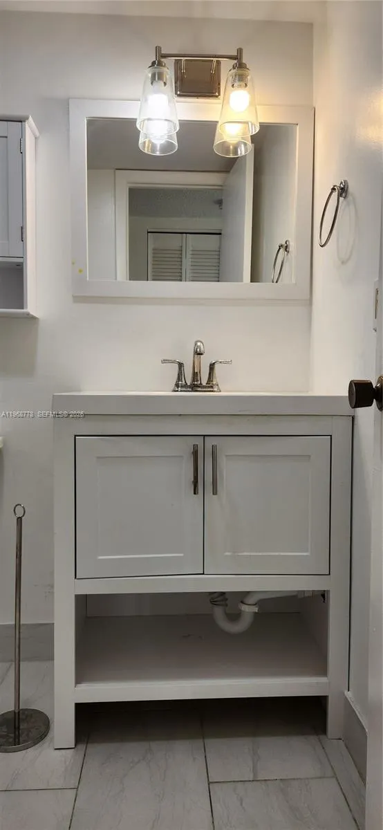 9440 W Flagler St 104, Miami, Florida 33174, Miami, Florida 33174, 1 Bedroom Bedrooms, ,1 BathroomBathrooms,Residential Lease,For Rent,9440 W Flagler St 104, Miami, Florida 33174,A11968778