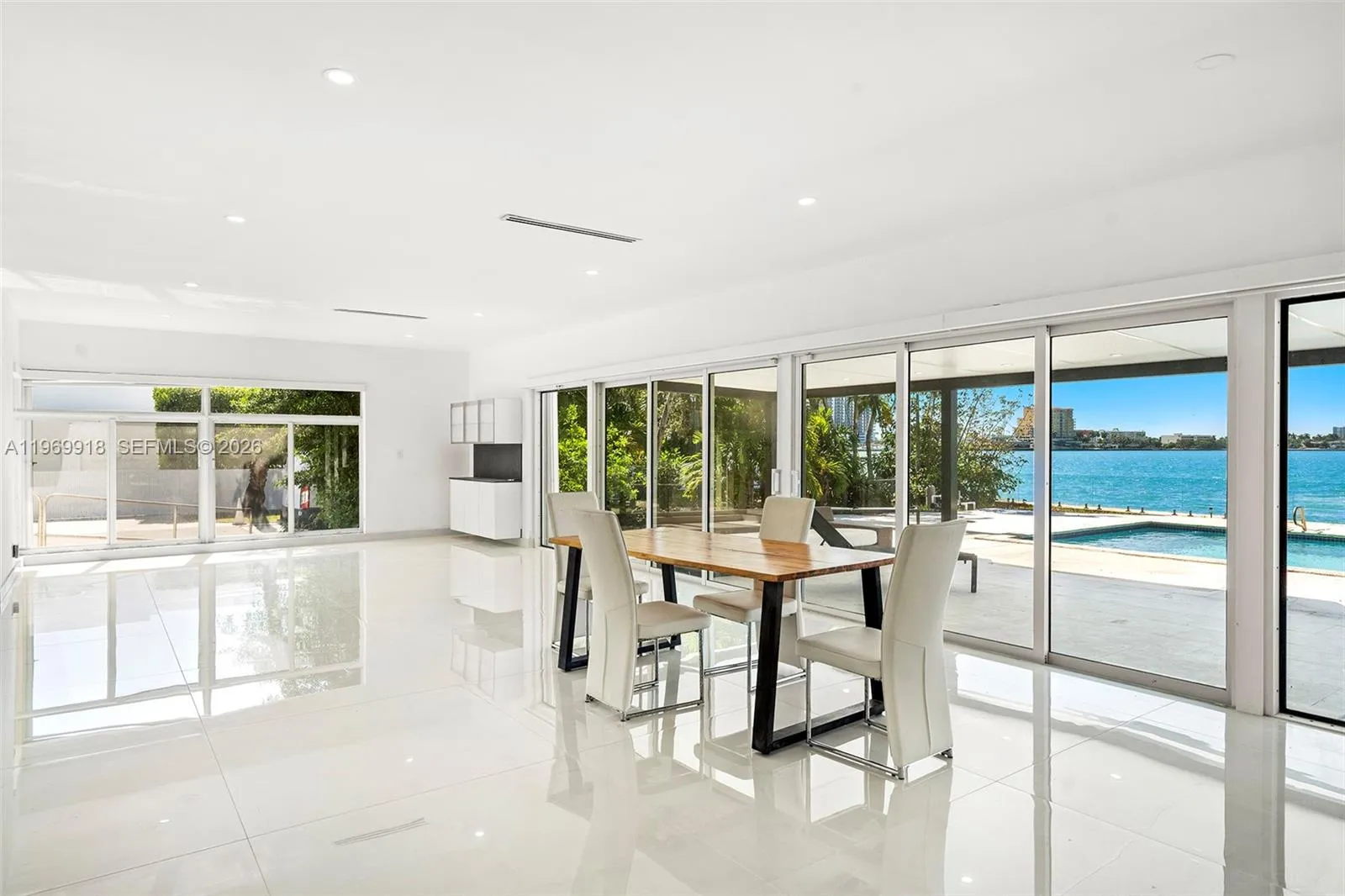 1101 S Shore Dr 0, Miami Beach, Florida 33141, Miami Beach, Florida 33141, 4 Bedrooms Bedrooms, ,3 BathroomsBathrooms,Residential Lease,For Rent,1101 S Shore Dr 0, Miami Beach, Florida 33141,A11969918