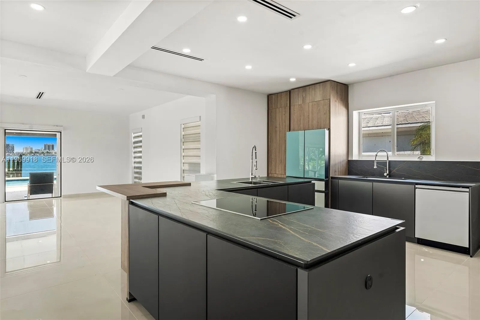 1101 S Shore Dr 0, Miami Beach, Florida 33141, Miami Beach, Florida 33141, 4 Bedrooms Bedrooms, ,3 BathroomsBathrooms,Residential Lease,For Rent,1101 S Shore Dr 0, Miami Beach, Florida 33141,A11969918