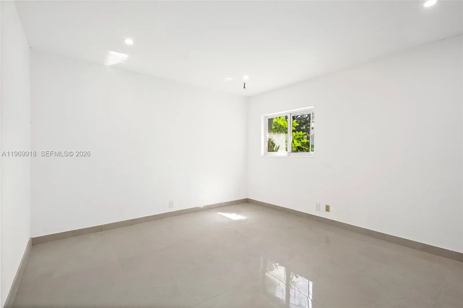 1101 S Shore Dr 0, Miami Beach, Florida 33141, Miami Beach, Florida 33141, 4 Bedrooms Bedrooms, ,3 BathroomsBathrooms,Residential Lease,For Rent,1101 S Shore Dr 0, Miami Beach, Florida 33141,A11969918