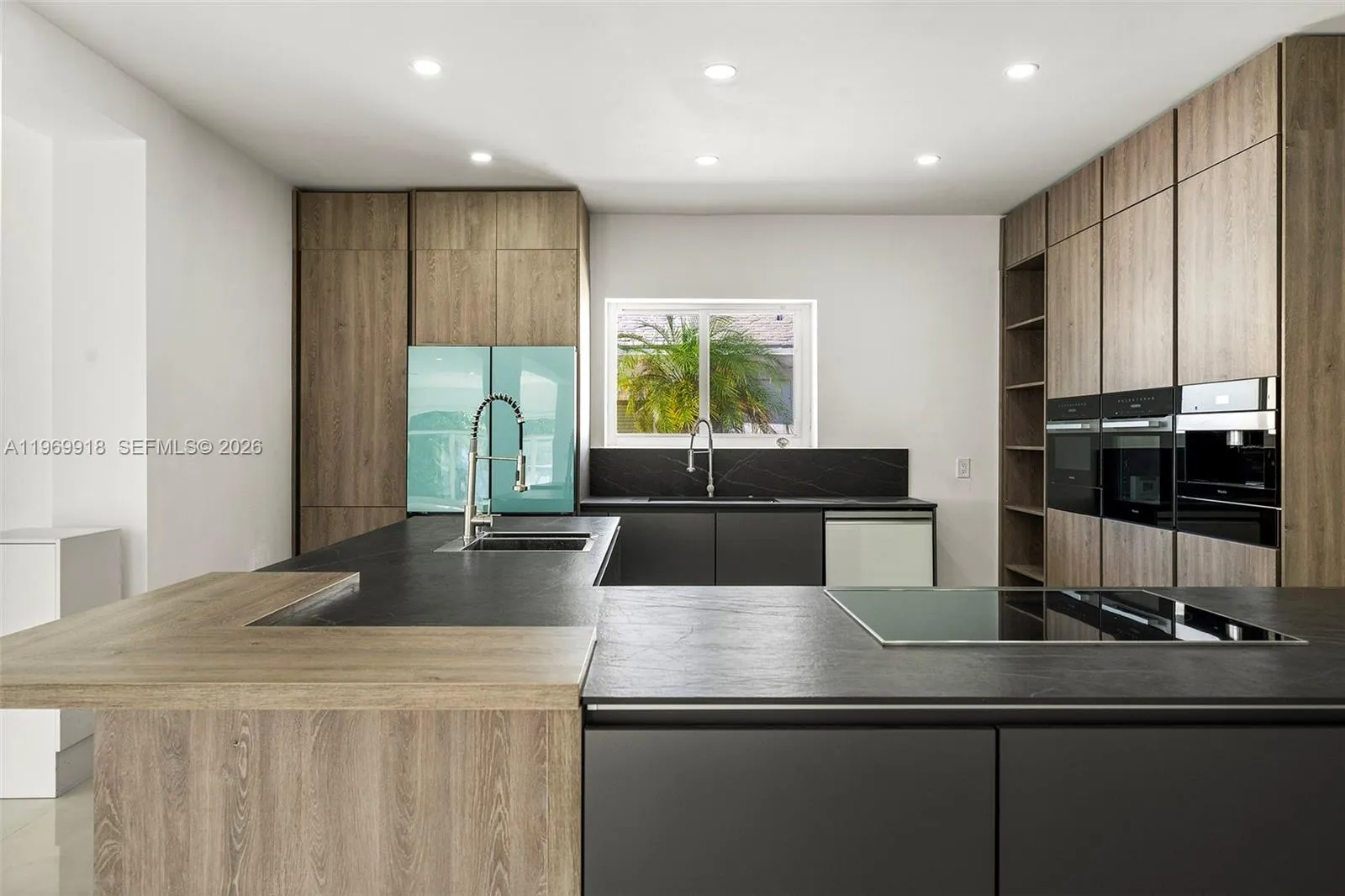 1101 S Shore Dr 0, Miami Beach, Florida 33141, Miami Beach, Florida 33141, 4 Bedrooms Bedrooms, ,3 BathroomsBathrooms,Residential Lease,For Rent,1101 S Shore Dr 0, Miami Beach, Florida 33141,A11969918