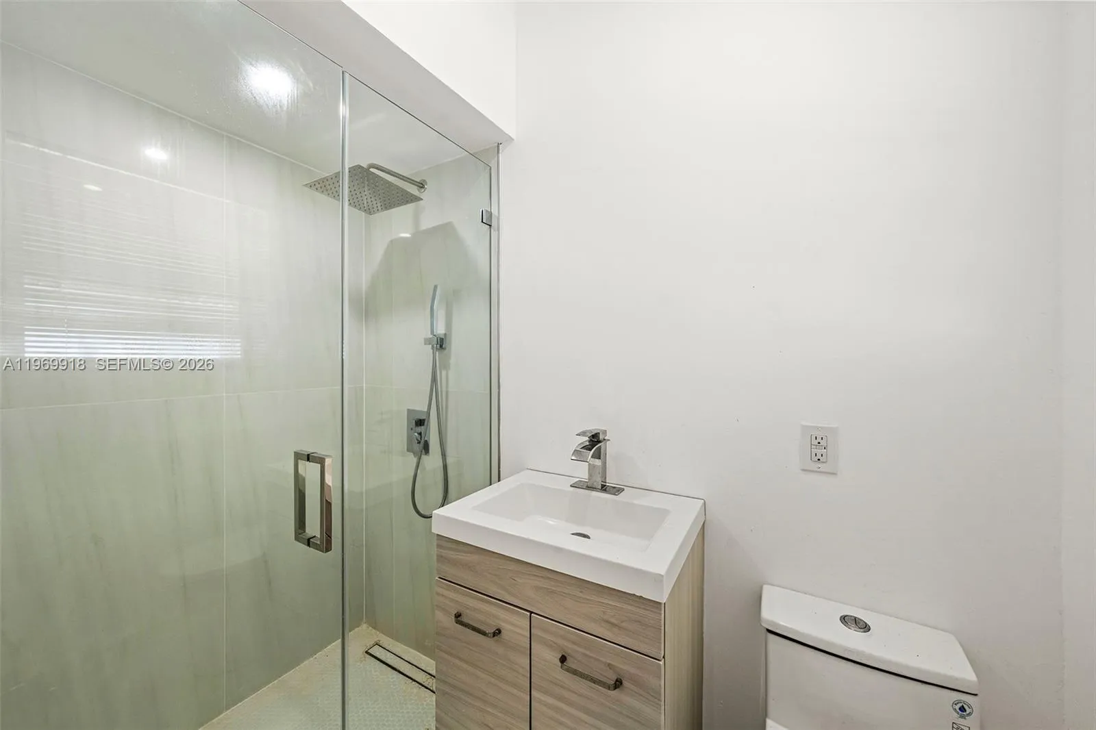 1101 S Shore Dr 0, Miami Beach, Florida 33141, Miami Beach, Florida 33141, 4 Bedrooms Bedrooms, ,3 BathroomsBathrooms,Residential Lease,For Rent,1101 S Shore Dr 0, Miami Beach, Florida 33141,A11969918