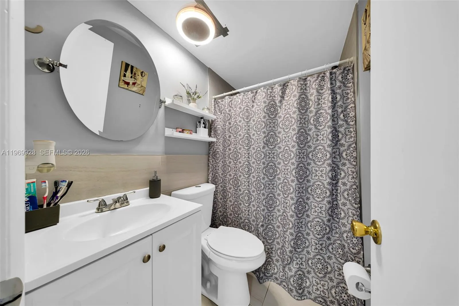 1923 Sw 107th Ave 103, Miami, Florida 33165, Miami, Florida 33165, 2 Bedrooms Bedrooms, ,1 BathroomBathrooms,Residential,For Sale,1923 Sw 107th Ave 103, Miami, Florida 33165,A11969928