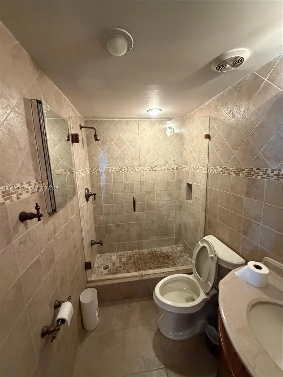 710 N Ocean Blvd 603, Pompano Beach, Florida 33062, Pompano Beach, Florida 33062, 2 Bedrooms Bedrooms, ,2 BathroomsBathrooms,Residential Lease,For Rent,710 N Ocean Blvd 603, Pompano Beach, Florida 33062,A11969932