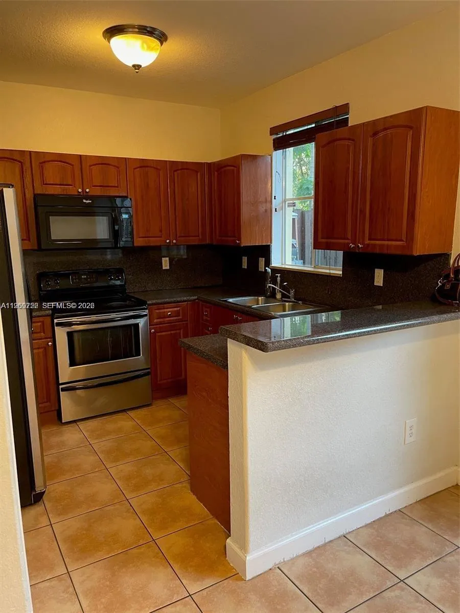 6902 Nw 174th Ter E105, Hialeah, Florida 33015, Hialeah, Florida 33015, 3 Bedrooms Bedrooms, ,3 BathroomsBathrooms,Residential Lease,For Rent,6902 Nw 174th Ter E105, Hialeah, Florida 33015,A11969722