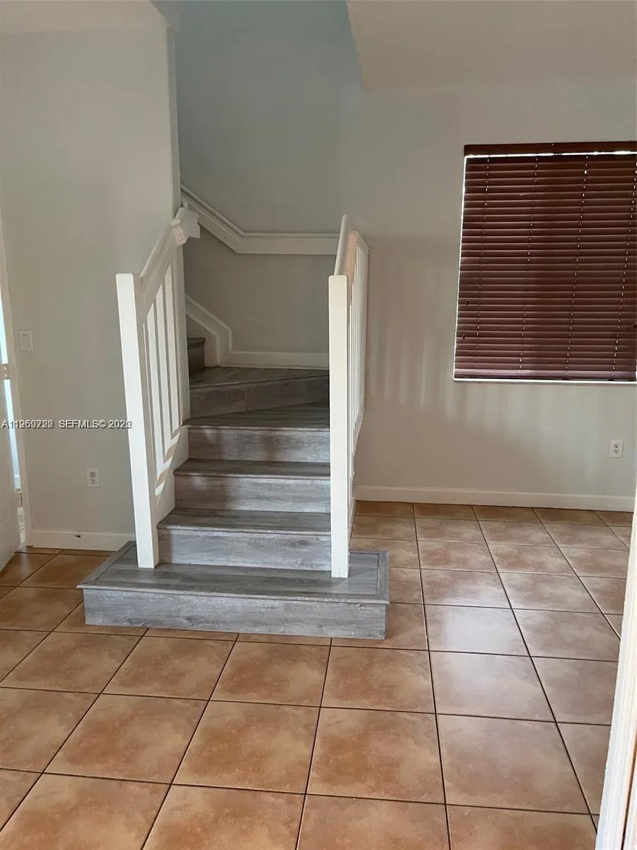 6902 Nw 174th Ter E105, Hialeah, Florida 33015, Hialeah, Florida 33015, 3 Bedrooms Bedrooms, ,3 BathroomsBathrooms,Residential Lease,For Rent,6902 Nw 174th Ter E105, Hialeah, Florida 33015,A11969722