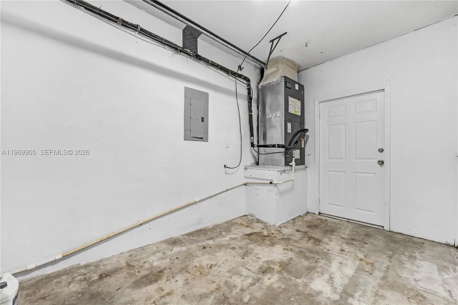 215 Entrada Dr 1, Hollywood, Florida 33021, Hollywood, Florida 33021, 4 Bedrooms Bedrooms, ,3 BathroomsBathrooms,Residential Lease,For Rent,215 Entrada Dr 1, Hollywood, Florida 33021,A11969905