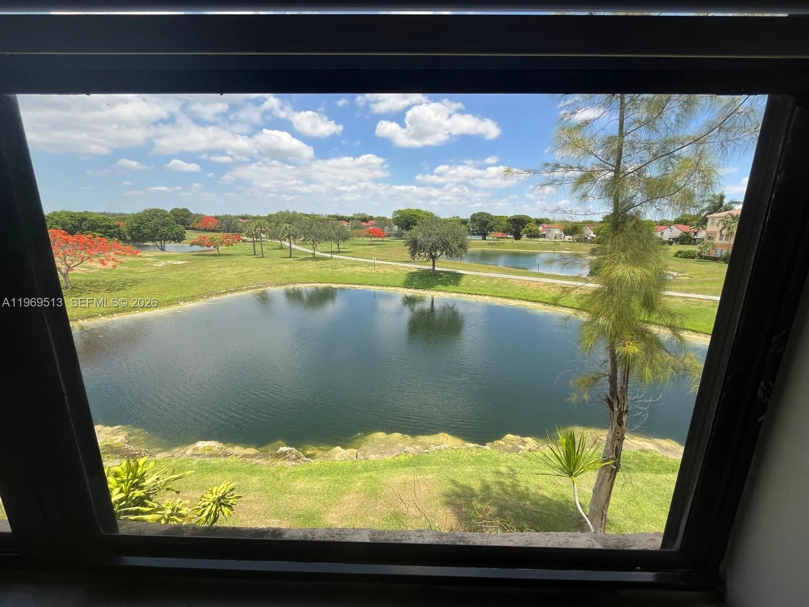 271 W Park Dr 7-2, Miami, Florida 33172, Miami, Florida 33172, 2 Bedrooms Bedrooms, ,2 BathroomsBathrooms,Residential Lease,For Rent,271 W Park Dr 7-2, Miami, Florida 33172,A11969513