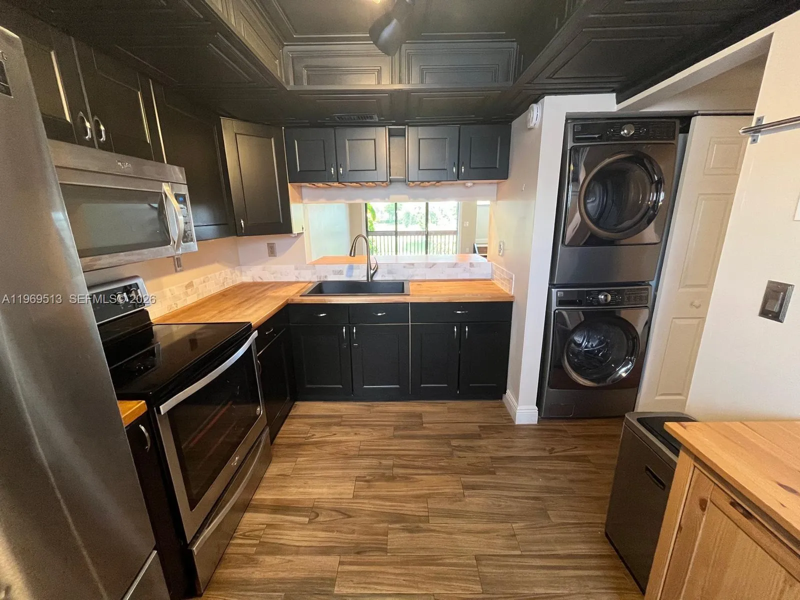 271 W Park Dr 7-2, Miami, Florida 33172, Miami, Florida 33172, 2 Bedrooms Bedrooms, ,2 BathroomsBathrooms,Residential Lease,For Rent,271 W Park Dr 7-2, Miami, Florida 33172,A11969513