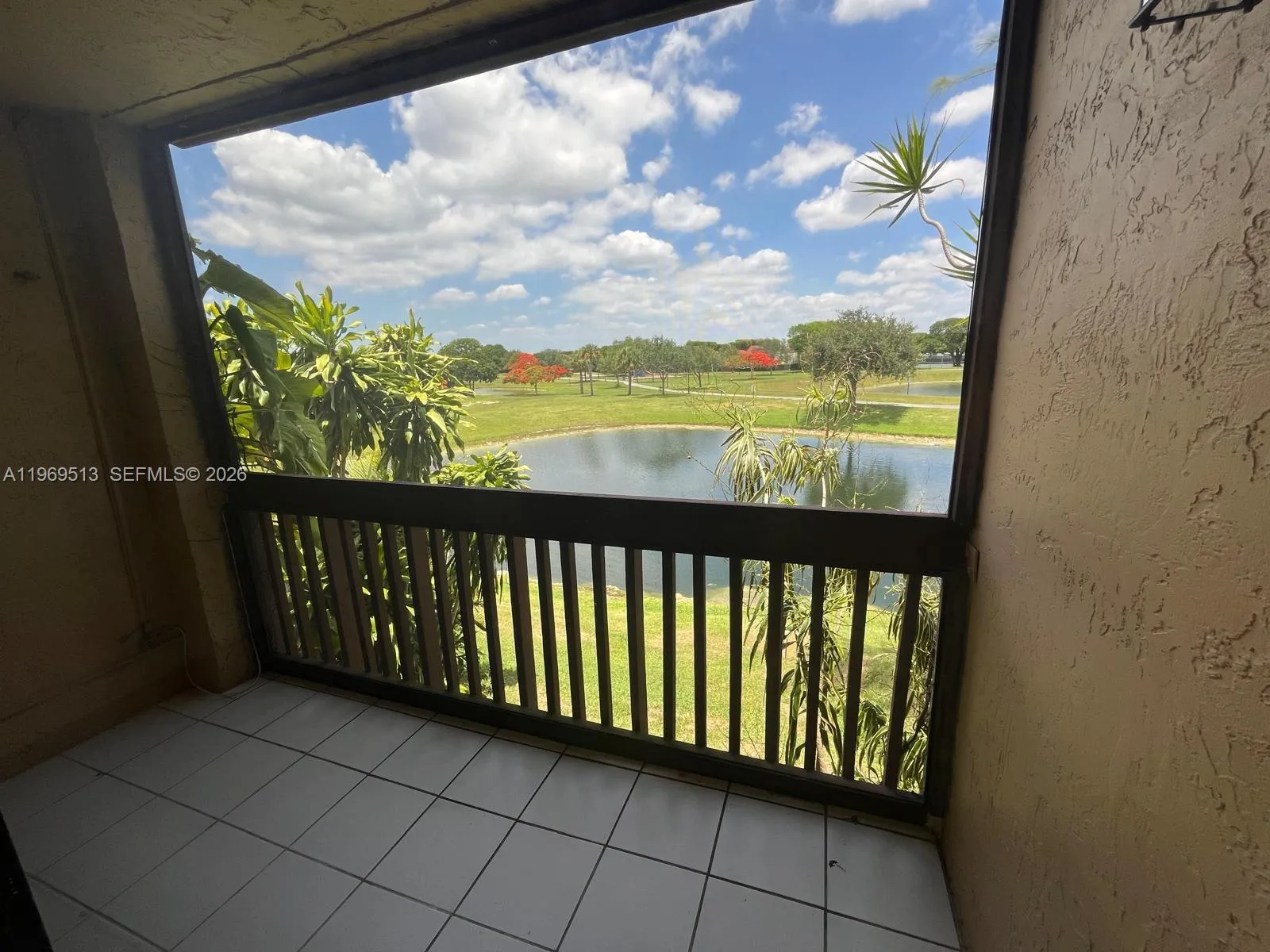 271 W Park Dr 7-2, Miami, Florida 33172, Miami, Florida 33172, 2 Bedrooms Bedrooms, ,2 BathroomsBathrooms,Residential Lease,For Rent,271 W Park Dr 7-2, Miami, Florida 33172,A11969513