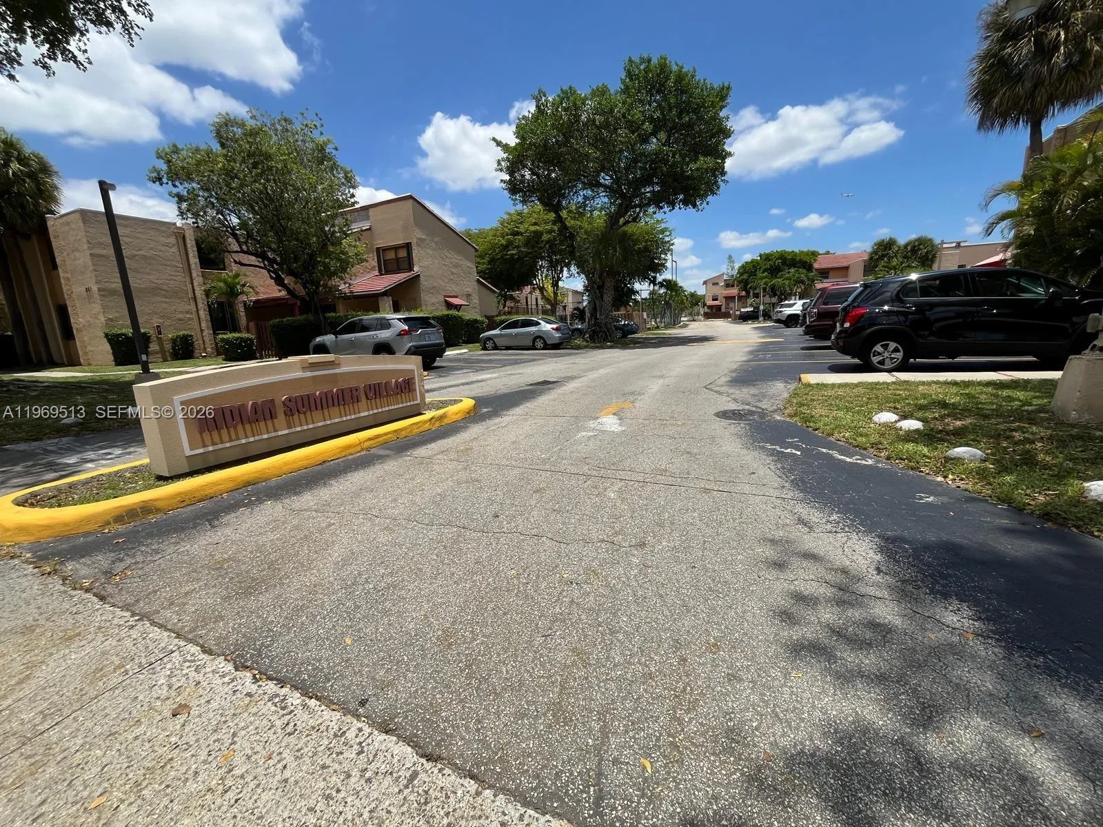 271 W Park Dr 7-2, Miami, Florida 33172, Miami, Florida 33172, 2 Bedrooms Bedrooms, ,2 BathroomsBathrooms,Residential Lease,For Rent,271 W Park Dr 7-2, Miami, Florida 33172,A11969513