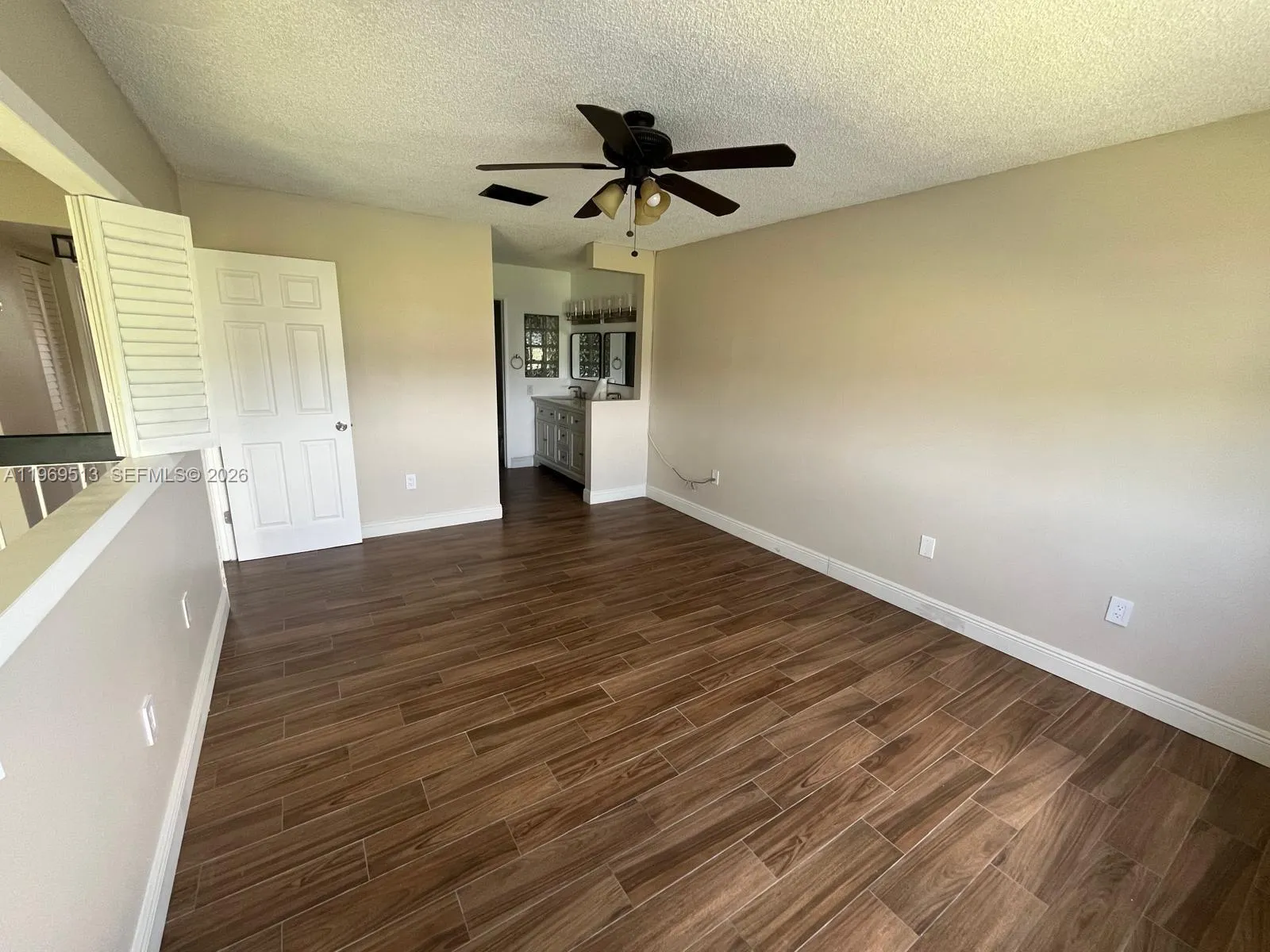 271 W Park Dr 7-2, Miami, Florida 33172, Miami, Florida 33172, 2 Bedrooms Bedrooms, ,2 BathroomsBathrooms,Residential Lease,For Rent,271 W Park Dr 7-2, Miami, Florida 33172,A11969513