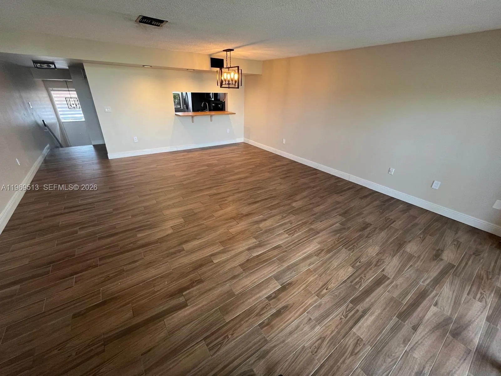 271 W Park Dr 7-2, Miami, Florida 33172, Miami, Florida 33172, 2 Bedrooms Bedrooms, ,2 BathroomsBathrooms,Residential Lease,For Rent,271 W Park Dr 7-2, Miami, Florida 33172,A11969513