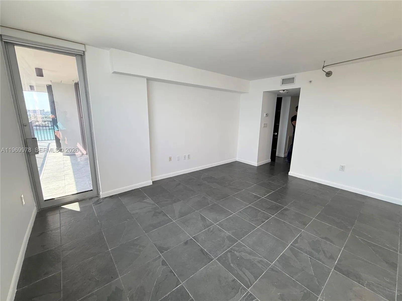 801 N Venetian Dr 802, Miami, Florida 33139, Miami, Florida 33139, 2 Bedrooms Bedrooms, ,2 BathroomsBathrooms,Residential Lease,For Rent,801 N Venetian Dr 802, Miami, Florida 33139,A11969978