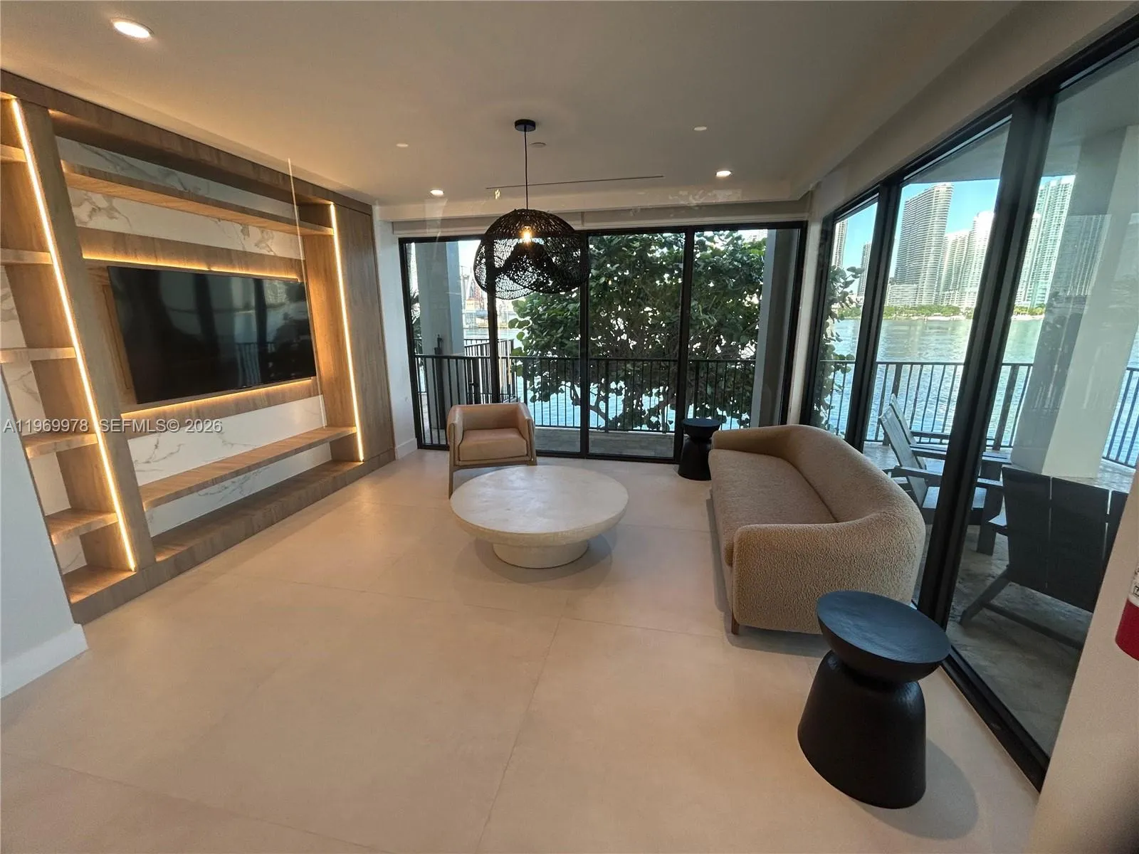 801 N Venetian Dr 802, Miami, Florida 33139, Miami, Florida 33139, 2 Bedrooms Bedrooms, ,2 BathroomsBathrooms,Residential Lease,For Rent,801 N Venetian Dr 802, Miami, Florida 33139,A11969978