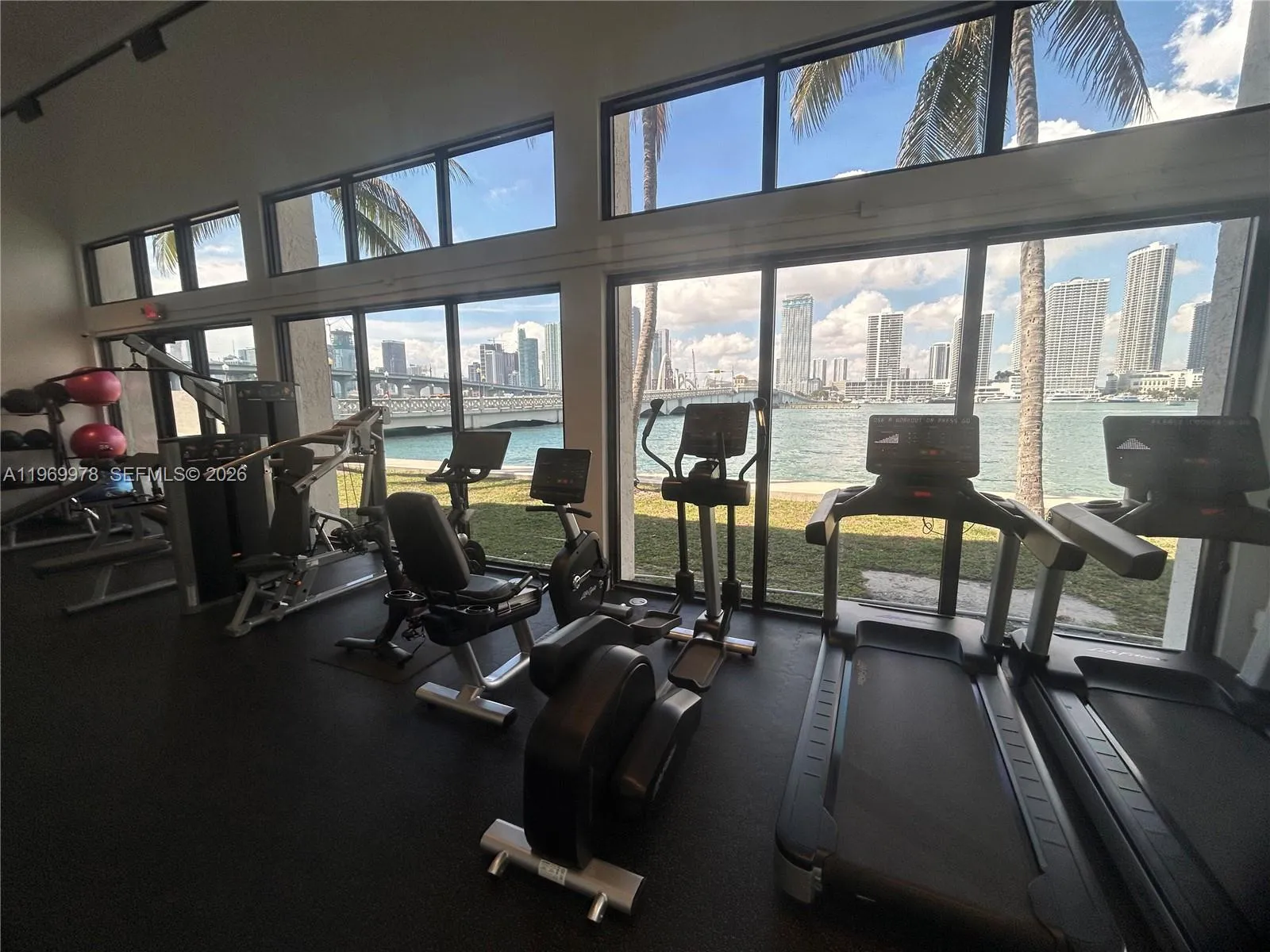 801 N Venetian Dr 802, Miami, Florida 33139, Miami, Florida 33139, 2 Bedrooms Bedrooms, ,2 BathroomsBathrooms,Residential Lease,For Rent,801 N Venetian Dr 802, Miami, Florida 33139,A11969978