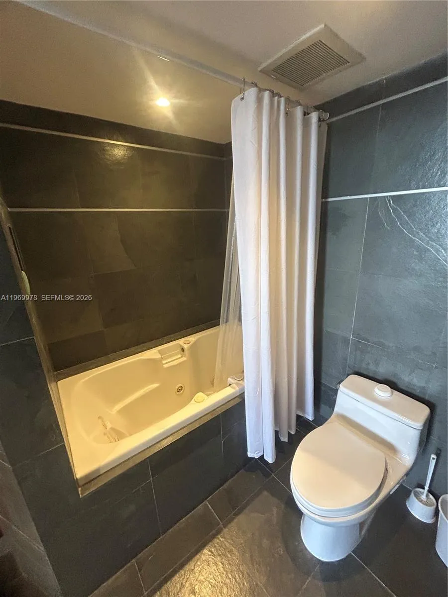 801 N Venetian Dr 802, Miami, Florida 33139, Miami, Florida 33139, 2 Bedrooms Bedrooms, ,2 BathroomsBathrooms,Residential Lease,For Rent,801 N Venetian Dr 802, Miami, Florida 33139,A11969978