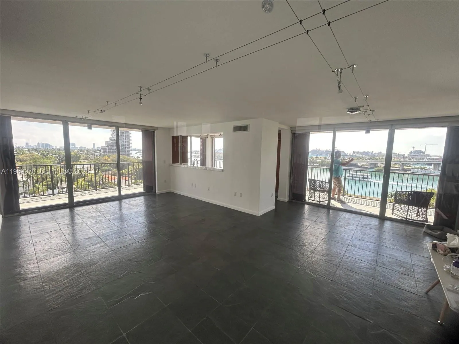 801 N Venetian Dr 802, Miami, Florida 33139, Miami, Florida 33139, 2 Bedrooms Bedrooms, ,2 BathroomsBathrooms,Residential Lease,For Rent,801 N Venetian Dr 802, Miami, Florida 33139,A11969978