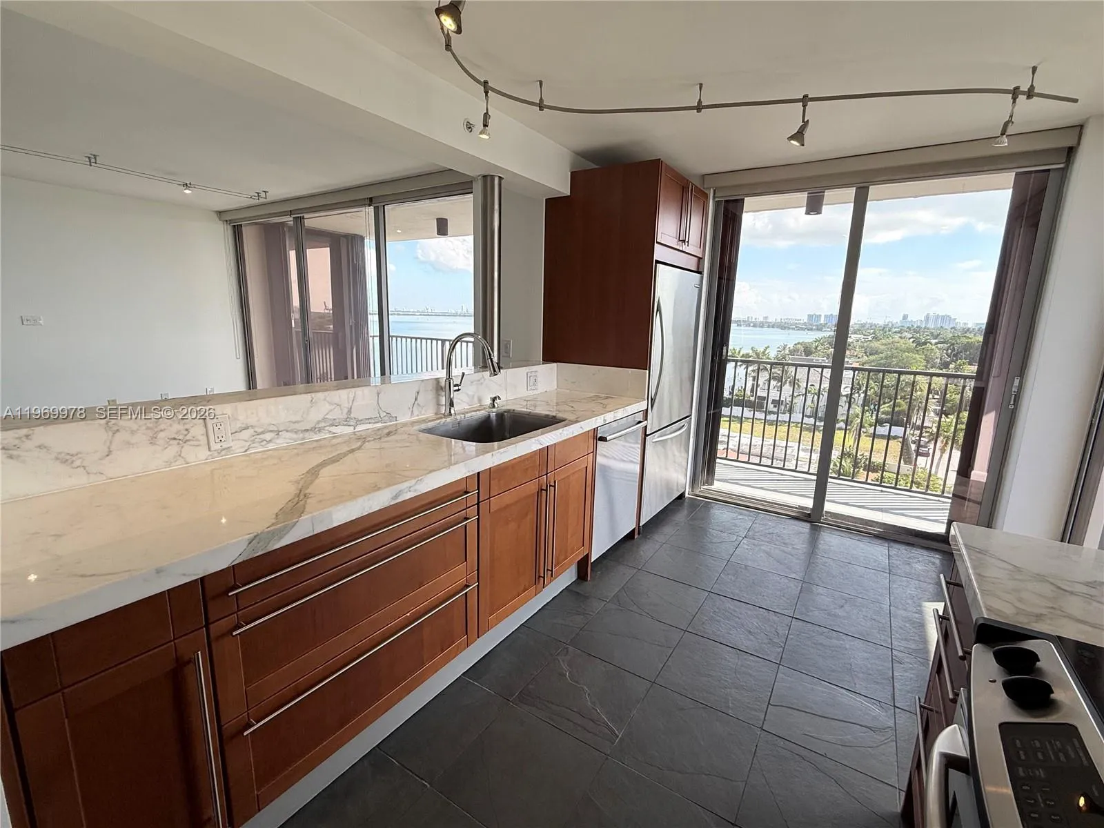 801 N Venetian Dr 802, Miami, Florida 33139, Miami, Florida 33139, 2 Bedrooms Bedrooms, ,2 BathroomsBathrooms,Residential Lease,For Rent,801 N Venetian Dr 802, Miami, Florida 33139,A11969978