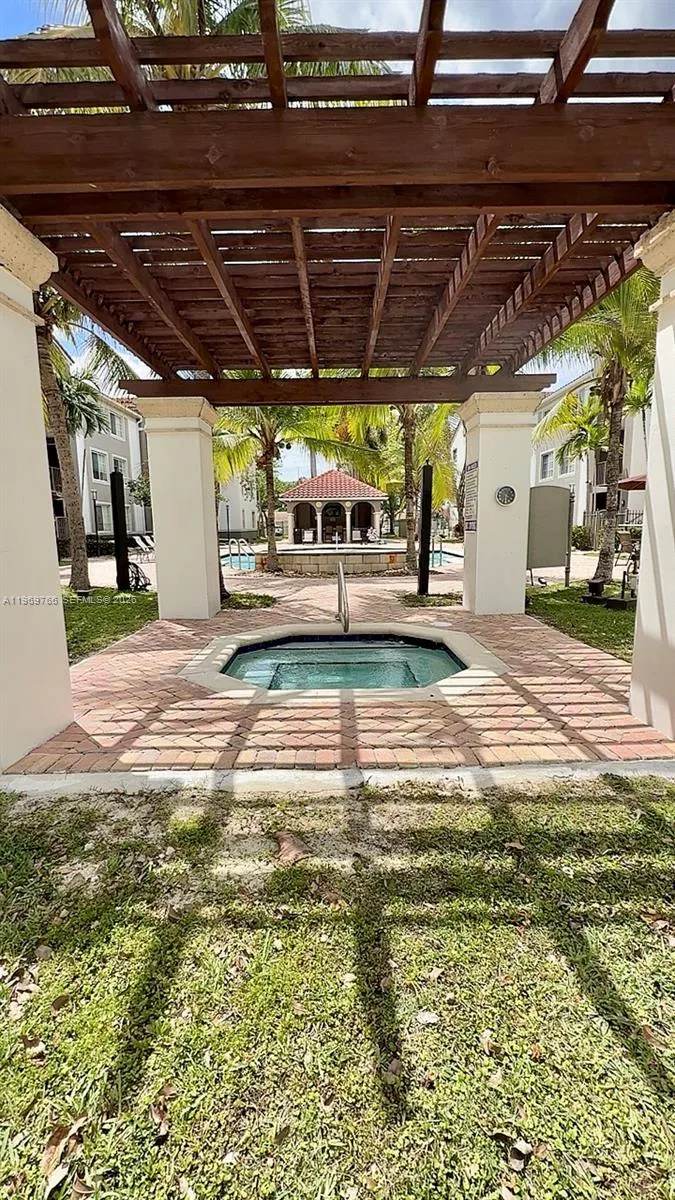 6831 Sw 44th St 302, Miami, Florida 33155, Miami, Florida 33155, 1 Bedroom Bedrooms, ,1 BathroomBathrooms,Residential Lease,For Rent,6831 Sw 44th St 302, Miami, Florida 33155,A11969766