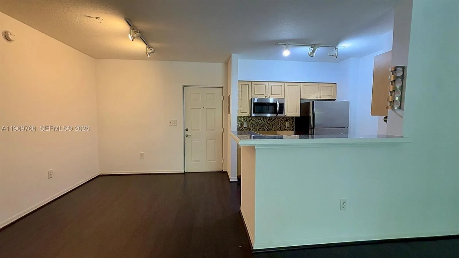 6831 Sw 44th St 302, Miami, Florida 33155, Miami, Florida 33155, 1 Bedroom Bedrooms, ,1 BathroomBathrooms,Residential Lease,For Rent,6831 Sw 44th St 302, Miami, Florida 33155,A11969766