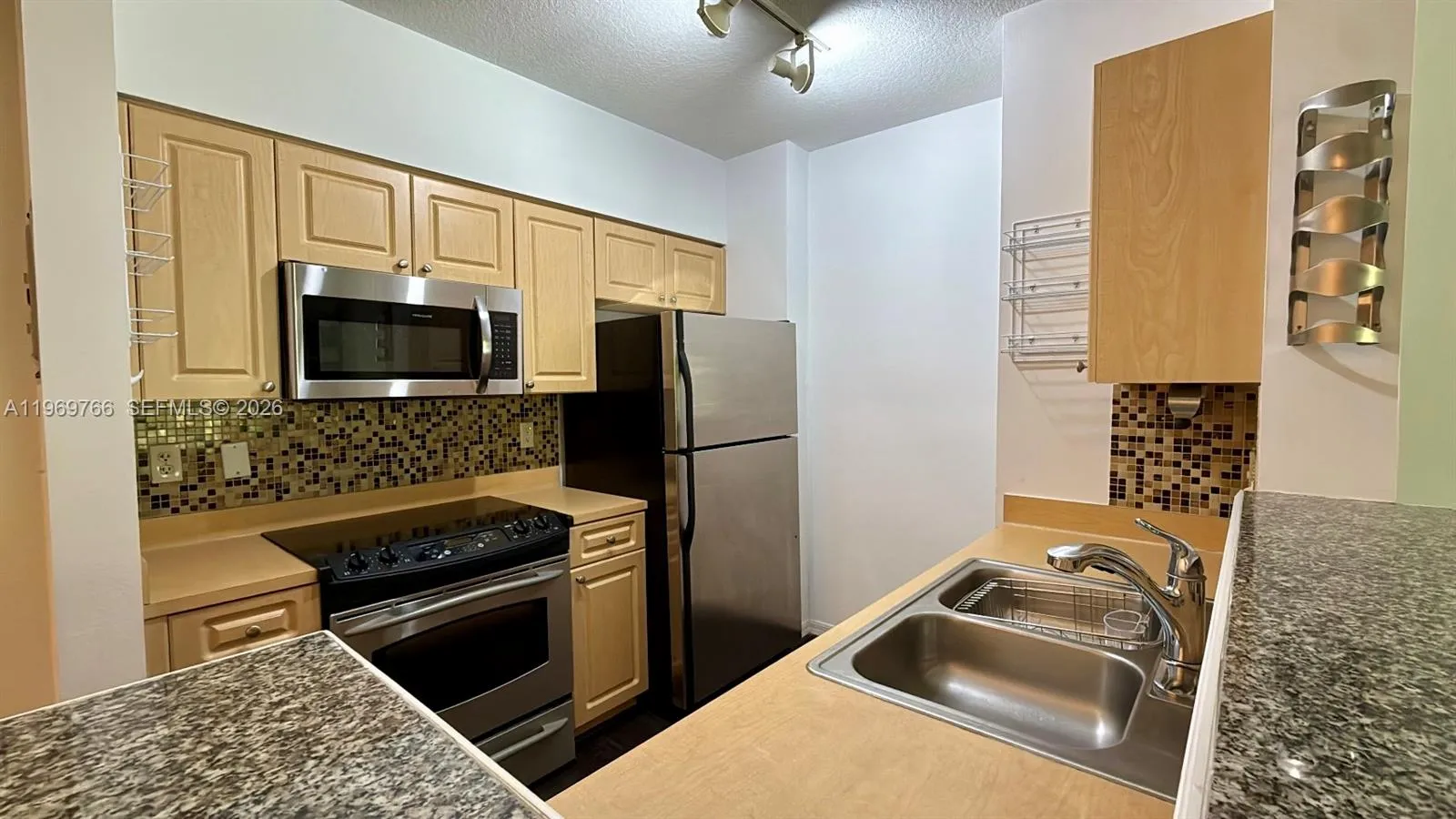 6831 Sw 44th St 302, Miami, Florida 33155, Miami, Florida 33155, 1 Bedroom Bedrooms, ,1 BathroomBathrooms,Residential Lease,For Rent,6831 Sw 44th St 302, Miami, Florida 33155,A11969766