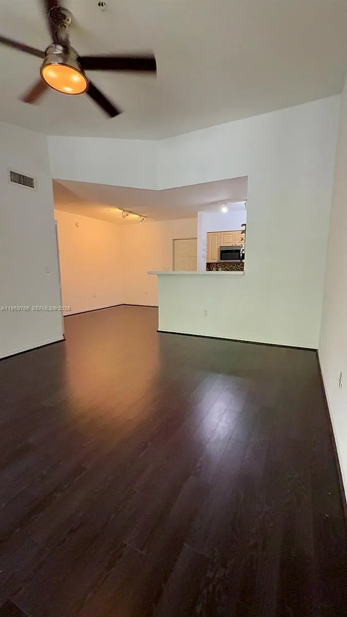 6831 Sw 44th St 302, Miami, Florida 33155, Miami, Florida 33155, 1 Bedroom Bedrooms, ,1 BathroomBathrooms,Residential Lease,For Rent,6831 Sw 44th St 302, Miami, Florida 33155,A11969766