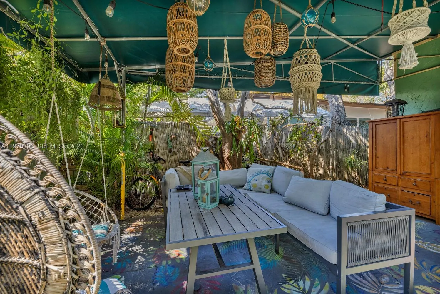 2/1 house yard/garden