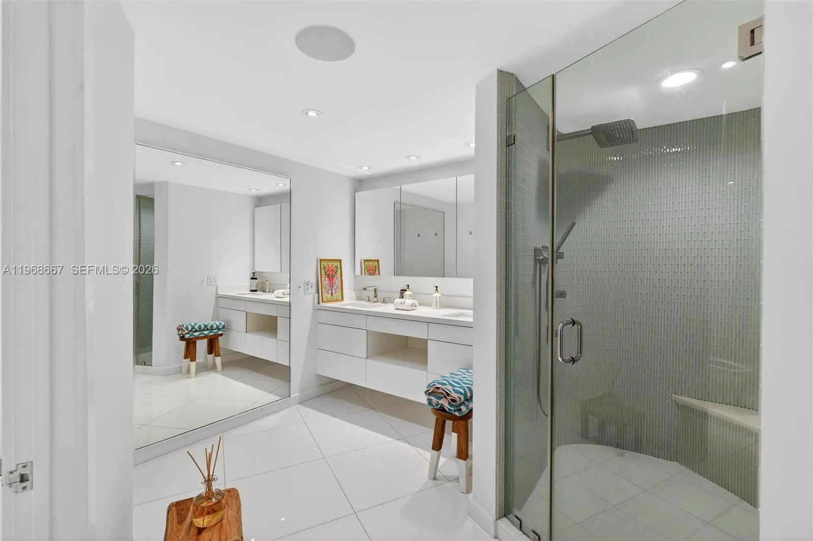 600 Grapetree Dr 11b-n, Key Biscayne, Florida 3314, Key Biscayne, Florida 33149, 3 Bedrooms Bedrooms, ,3 BathroomsBathrooms,Residential,For Sale,600 Grapetree Dr 11b-n, Key Biscayne, Florida 3314,A11968667