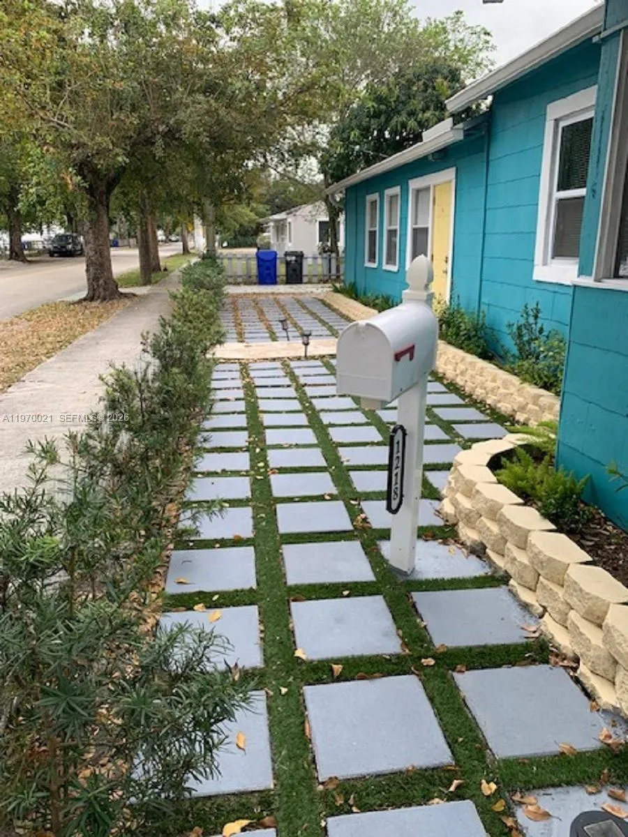 1218 N 24th Ave, Hollywood, Florida 33020, Hollywood, Florida 33020, ,Residential Income,For Sale,1218 N 24th Ave, Hollywood, Florida 33020,A11970021