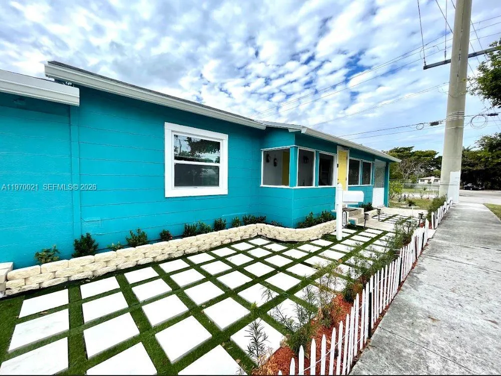1218 N 24th Ave, Hollywood, Florida 33020, Hollywood, Florida 33020, ,Residential Income,For Sale,1218 N 24th Ave, Hollywood, Florida 33020,A11970021
