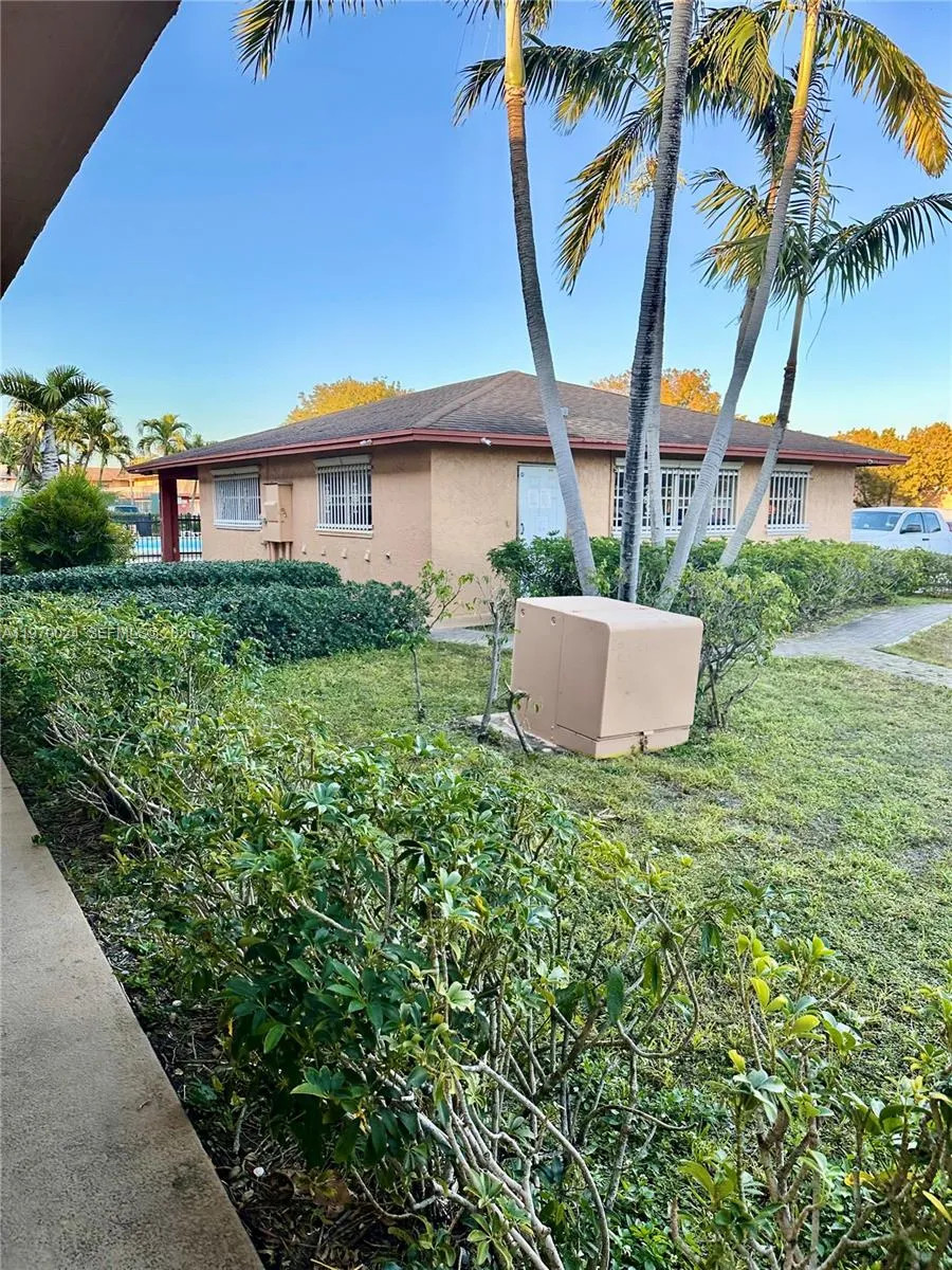 95 Ne 41st St L165, Oakland Park, Florida 33334, Oakland Park, Florida 33334, 2 Bedrooms Bedrooms, ,1 BathroomBathrooms,Residential Lease,For Rent,95 Ne 41st St L165, Oakland Park, Florida 33334,A11970024
