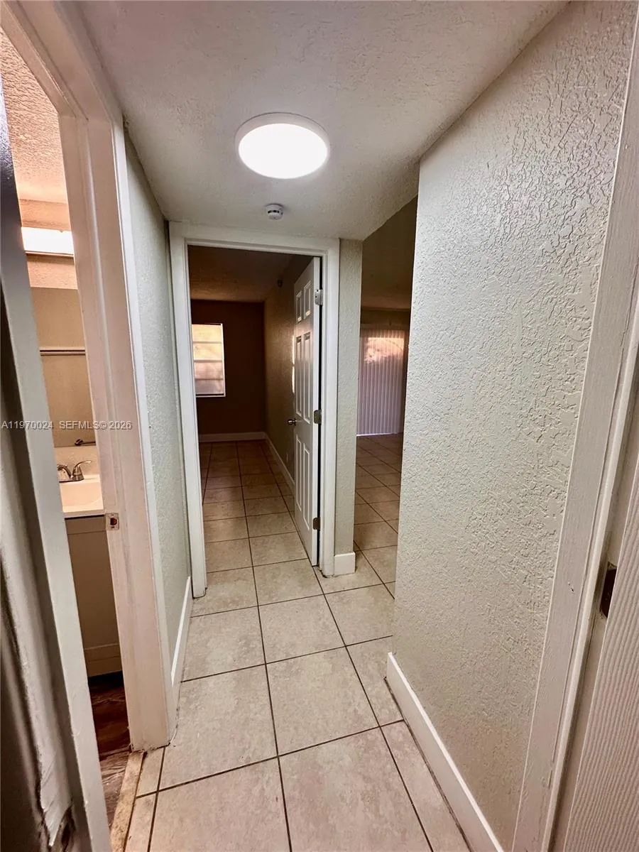95 Ne 41st St L165, Oakland Park, Florida 33334, Oakland Park, Florida 33334, 2 Bedrooms Bedrooms, ,1 BathroomBathrooms,Residential Lease,For Rent,95 Ne 41st St L165, Oakland Park, Florida 33334,A11970024