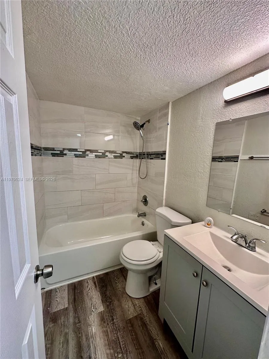 95 Ne 41st St L165, Oakland Park, Florida 33334, Oakland Park, Florida 33334, 2 Bedrooms Bedrooms, ,1 BathroomBathrooms,Residential Lease,For Rent,95 Ne 41st St L165, Oakland Park, Florida 33334,A11970024