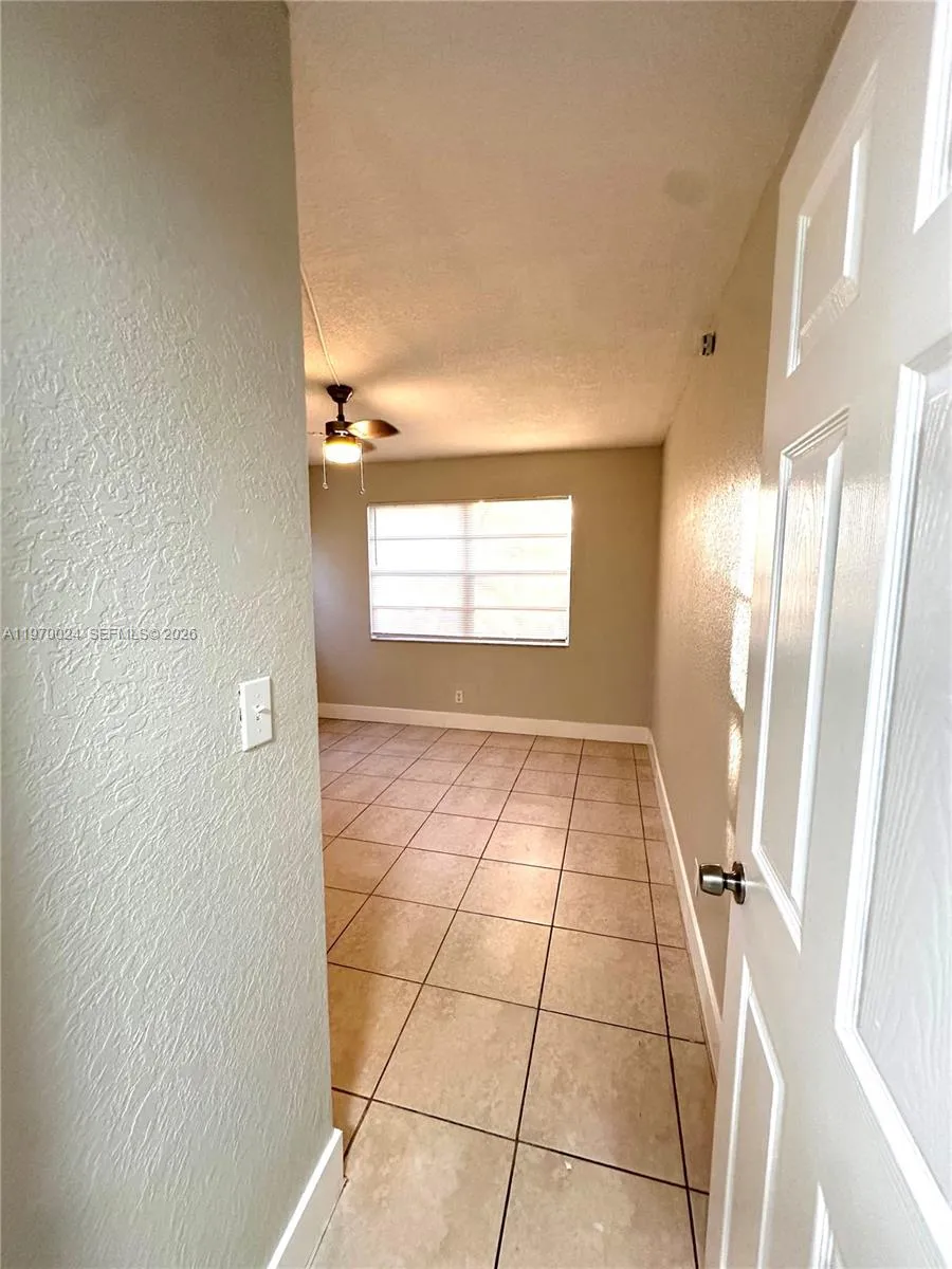95 Ne 41st St L165, Oakland Park, Florida 33334, Oakland Park, Florida 33334, 2 Bedrooms Bedrooms, ,1 BathroomBathrooms,Residential Lease,For Rent,95 Ne 41st St L165, Oakland Park, Florida 33334,A11970024